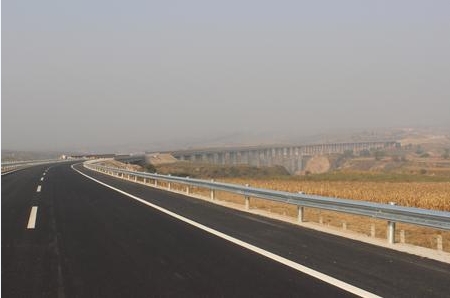 中國(guó)路橋西安公司神河高速項(xiàng)目圓滿收官