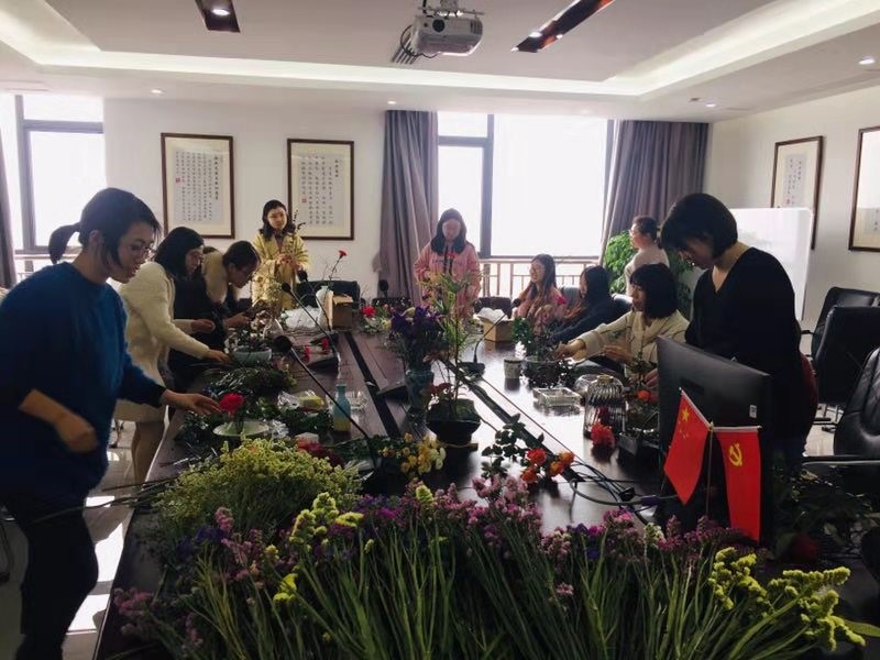 踏春<div   id=