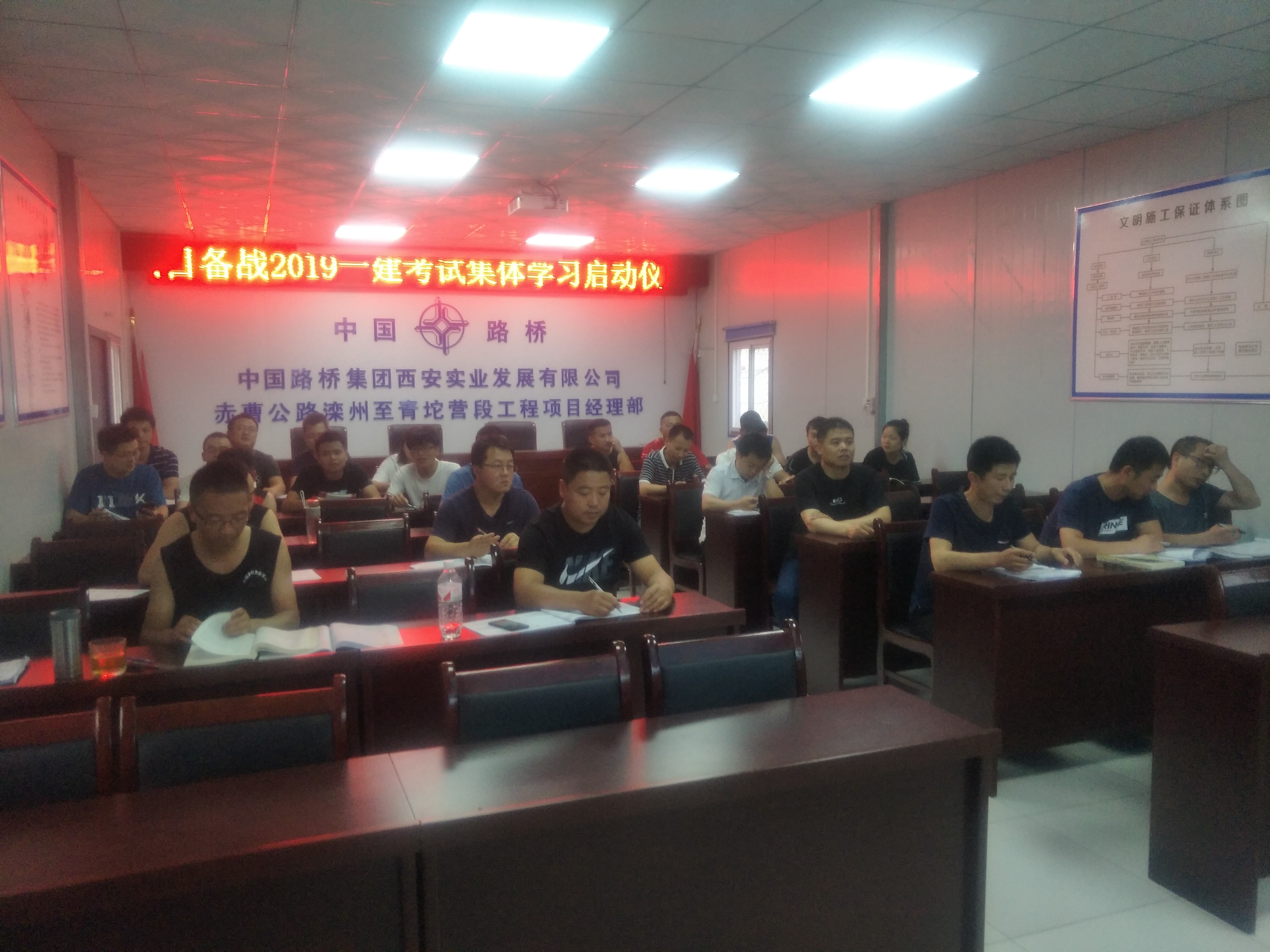 抓管理<div   id=