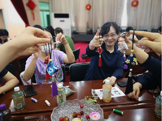 過端午<div   id=