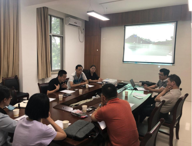 運營管理中心團隊與長安大學(xué)電控學(xué)院就交通路口安全預(yù)警系統(tǒng)技術(shù)進行深入交流