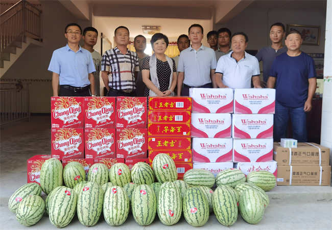 高溫送清涼<div   id=
