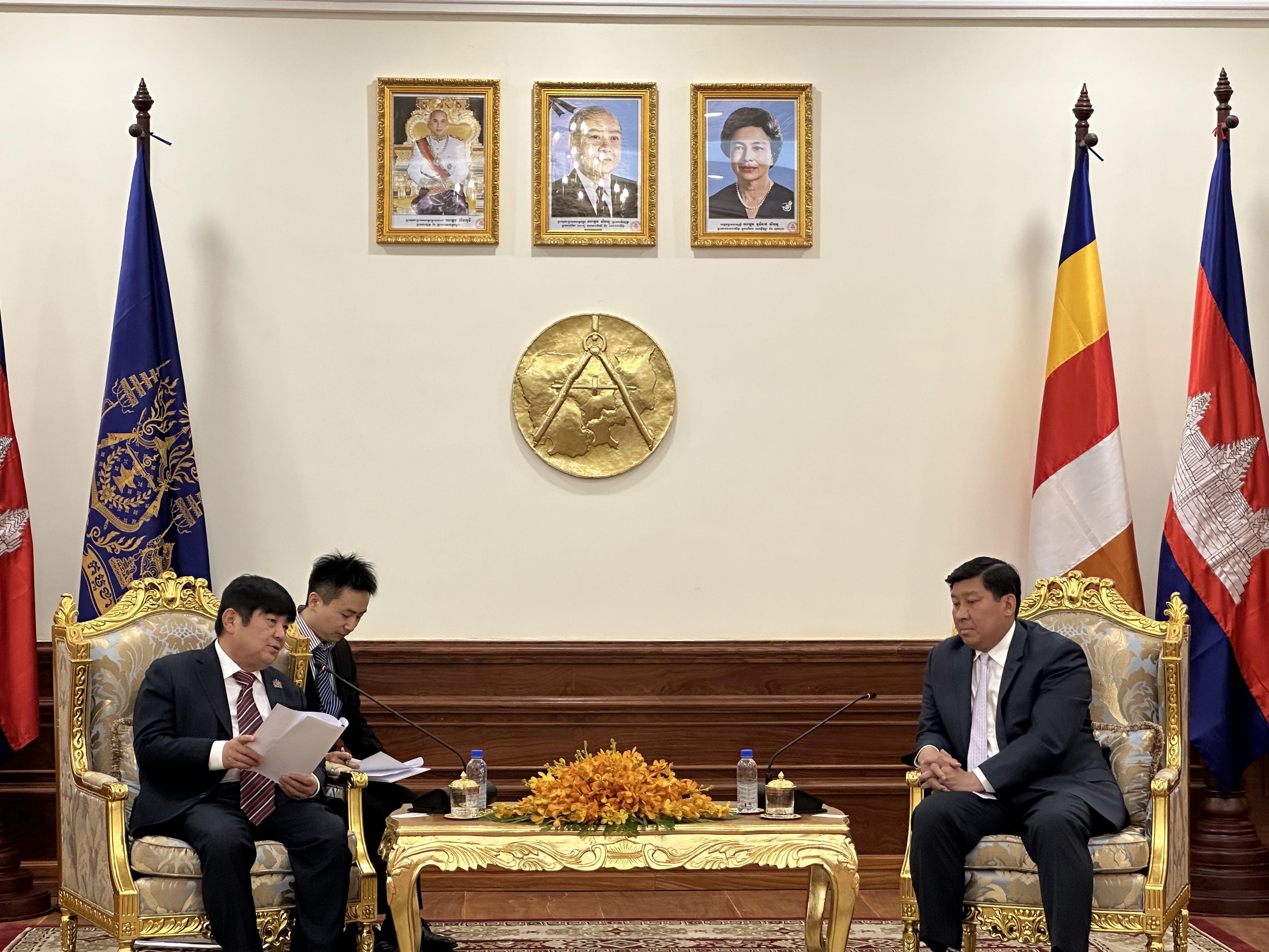 創(chuàng)始人孫忠弟與柬埔寨王國副首相 兼國土部部長塞松安座談交流