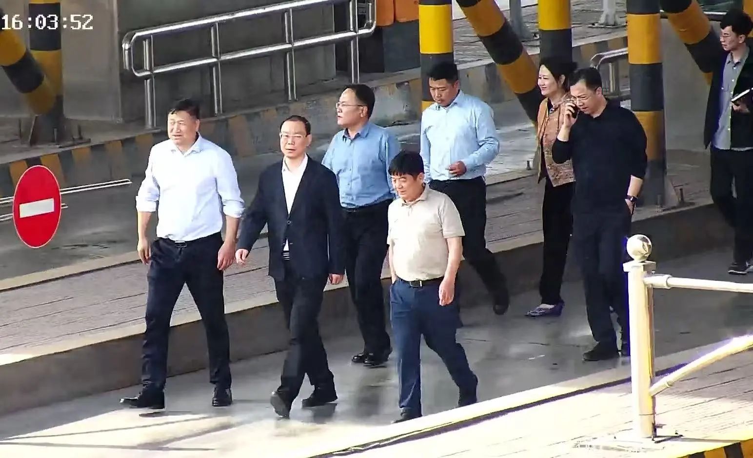 灤州市委書(shū)記馬立軍一行領(lǐng)導(dǎo)蒞臨河北通力公路管理有限公司<div   id=